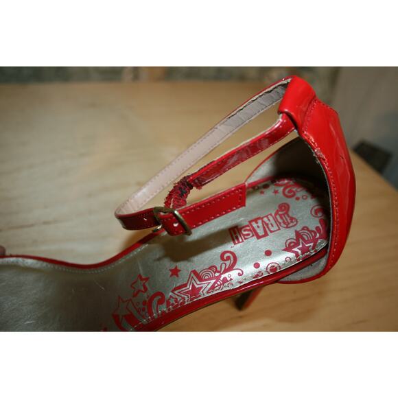 Brash Red Patent Ankle Strap Heels 12 W - Picture 6 of 6